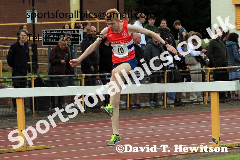 2000 metres steeplechase, 2022 NEGP Monkton No 4, June 29th. Photo: David T. Hewitson/Sports for All Pics